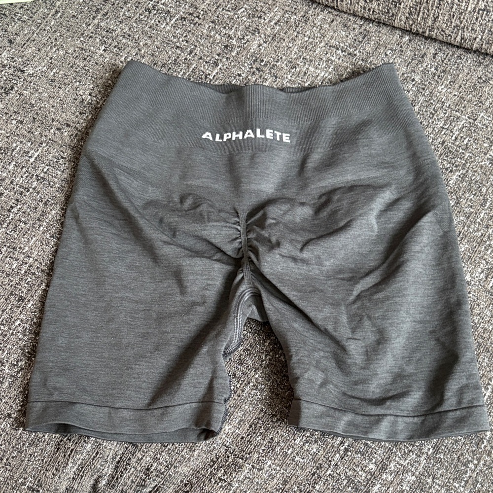 Alphalete Amplify Short 4.5" in Shadow Size Small